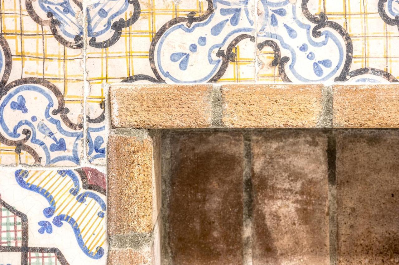 Right House - Small Garden In Old Town - Historical Castle District كالياري المظهر الخارجي الصورة